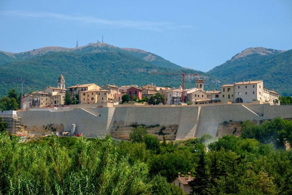 Umbria in auto: sette borghi panoramici da scoprire lontano dalle rotte più turistiche