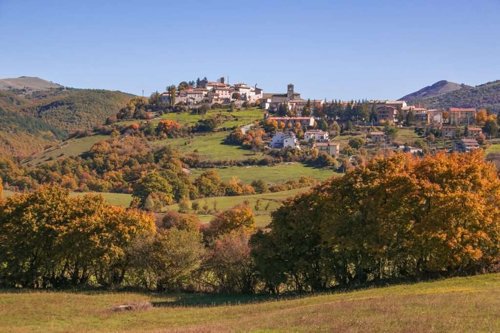 Umbria in auto: sette borghi panoramici da scoprire lontano dalle rotte più turistiche