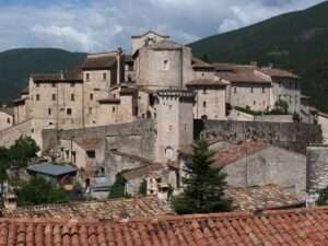 Umbria in auto, Vallo di Nera